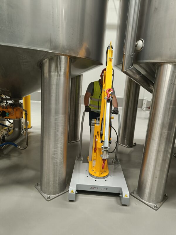 Electric compact crane JL150 - Image 9