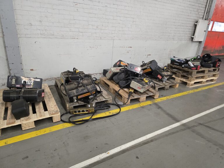 Old unsafe Konecranes chain hoists
