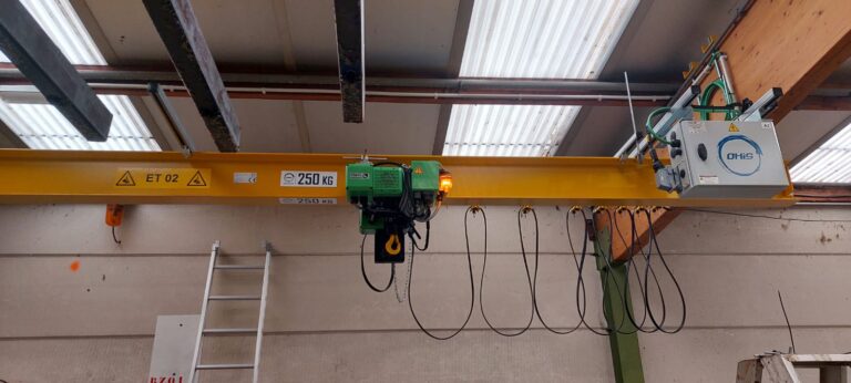 Monorail met takel in compacte bouwhoogte