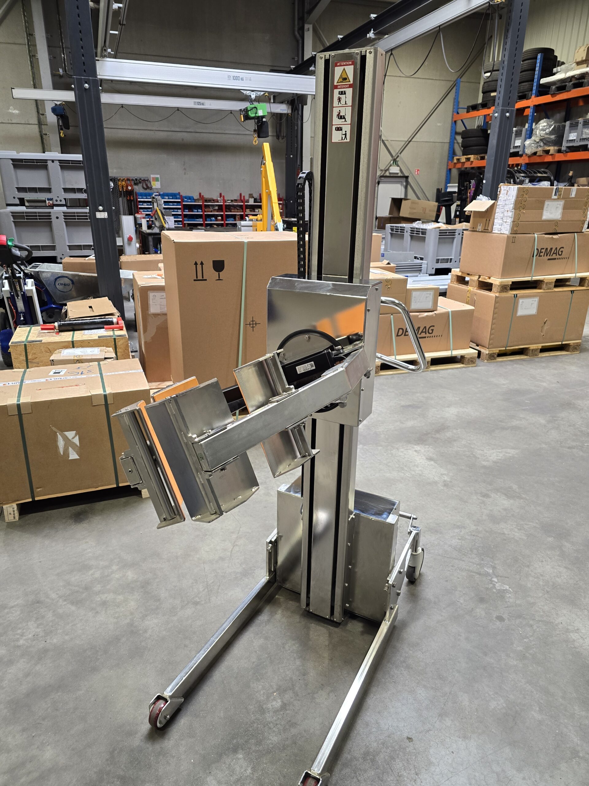 Reglift R205 INOX – 205 kg electric hoist demonstration unit - Image 2