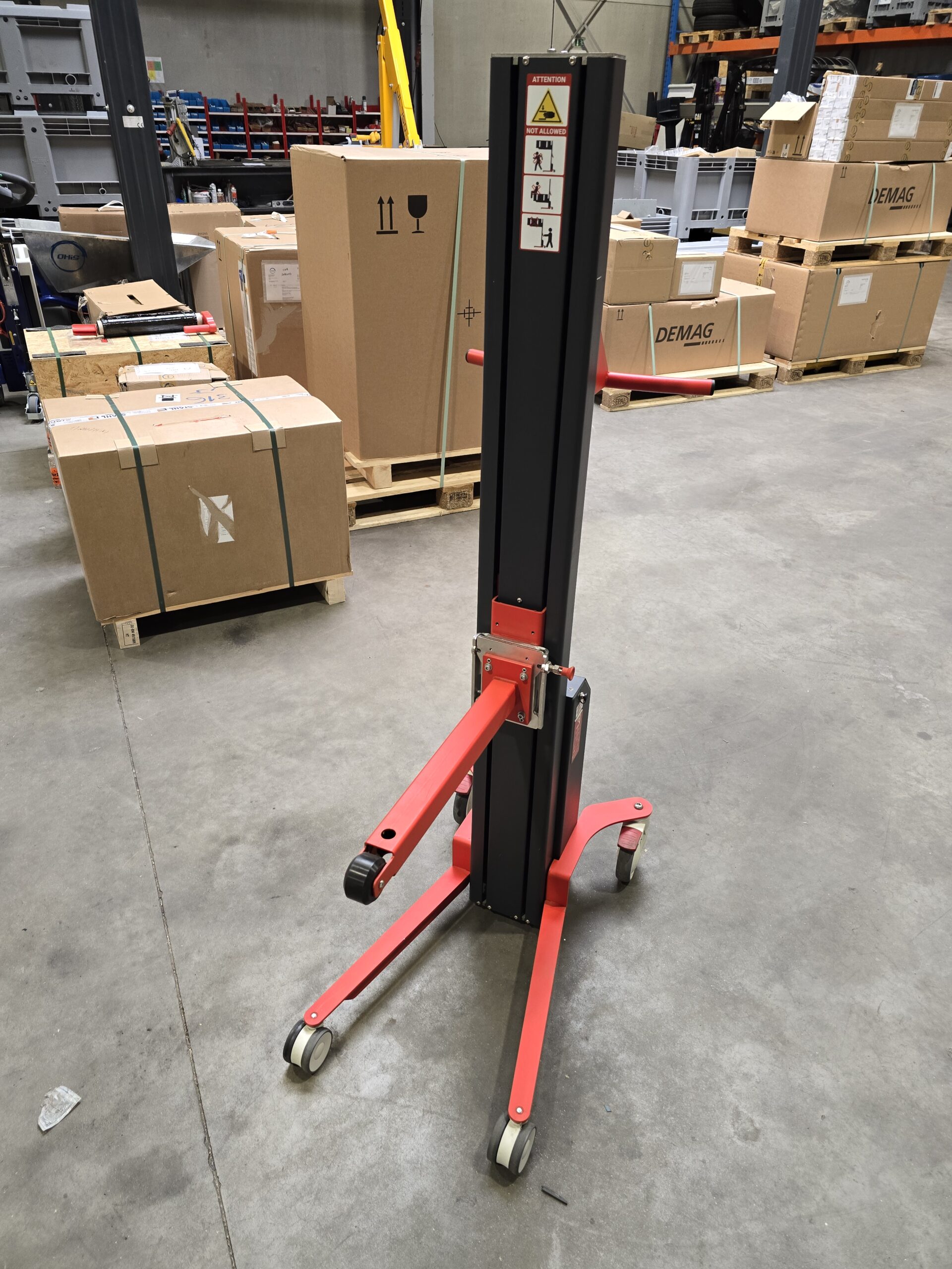 Second-hand Reglift R55 – compact electric lift (55 kg) - Image 2