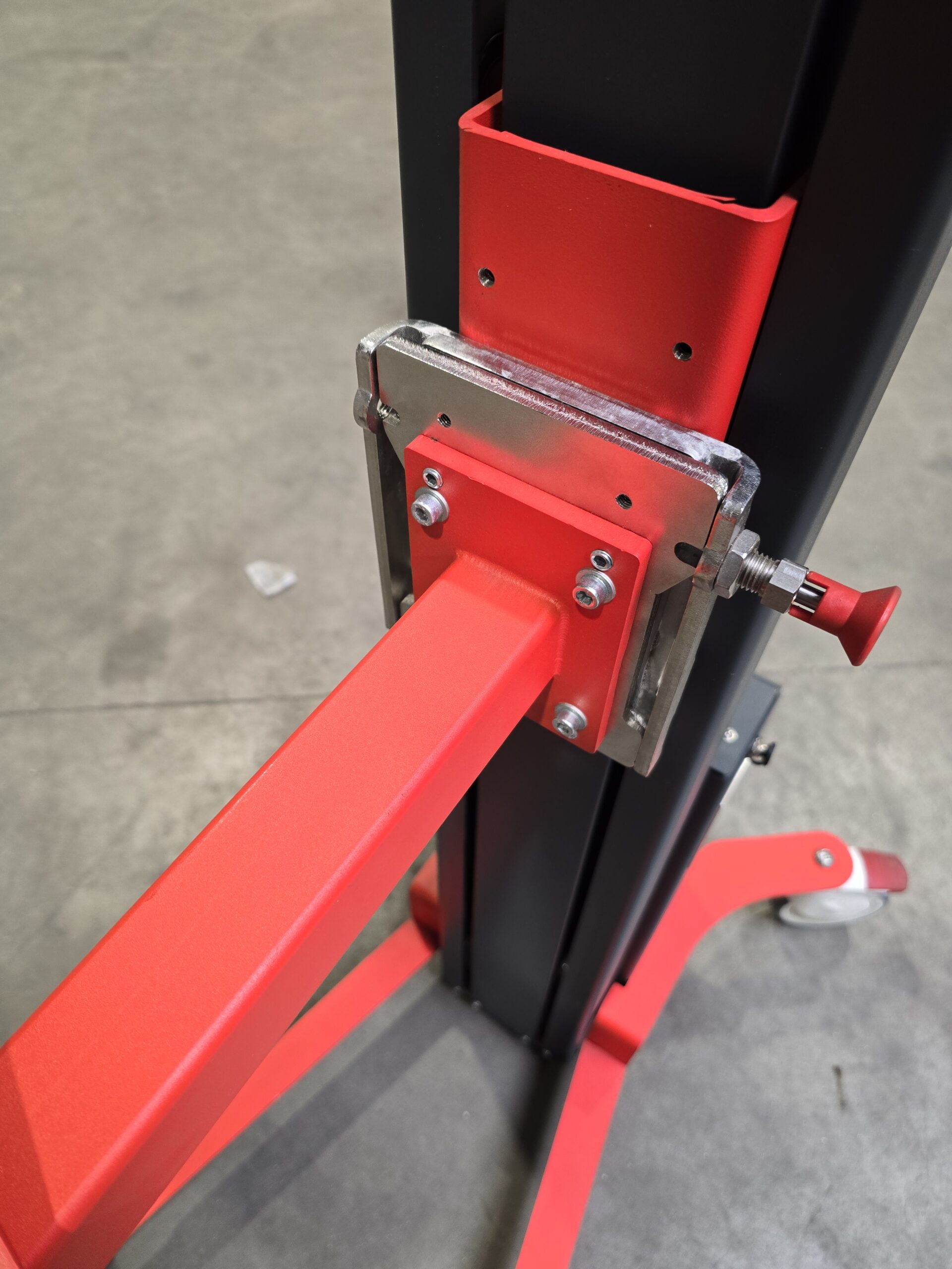 Second-hand Reglift R55 – compact electric lift (55 kg) - Image 5