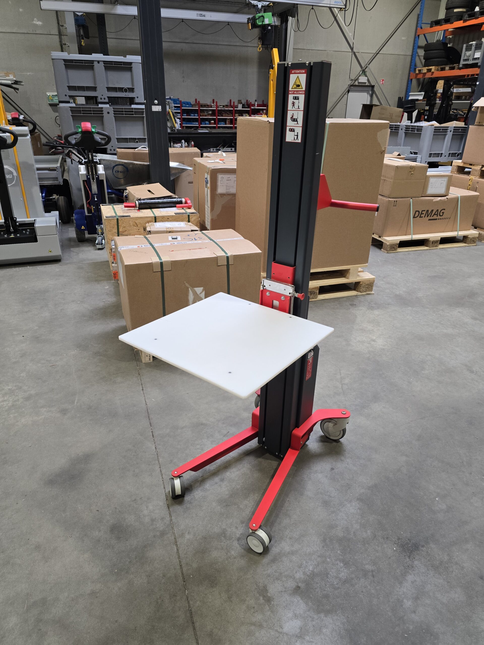 Second-hand Reglift R55 – compact electric lift (55 kg) - Image 7
